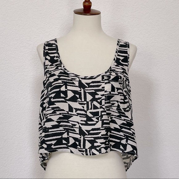 Urban Outfitters Tops - NWOT Urban Outfitters geometric print crop tank